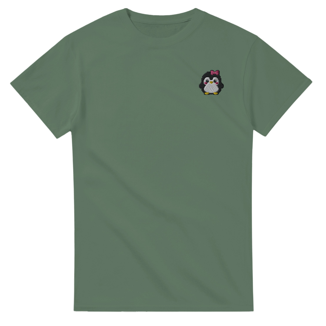 Cute Pinguin Patch mit Schleife - Heavyweight T-Shirt - HangoverSociety